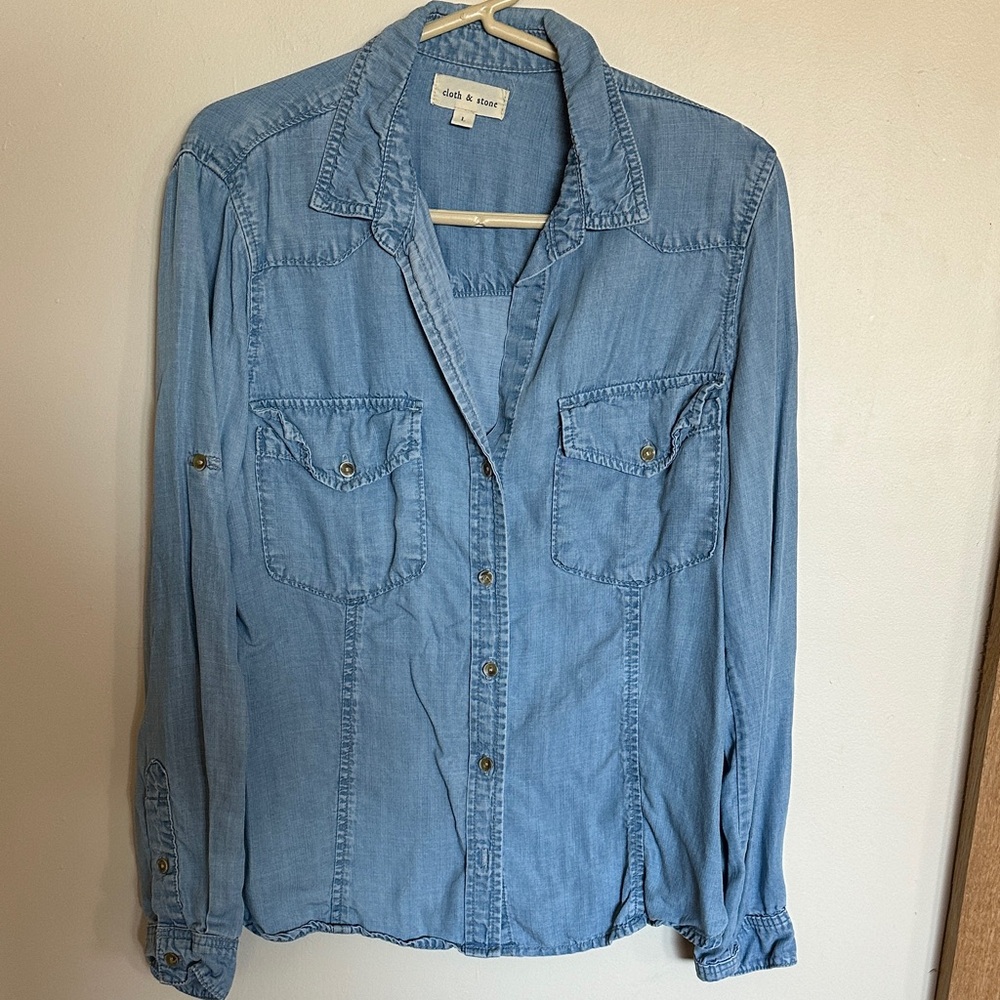 Cloth & Stone Chambray Light Blue Denim Button Up Top size L